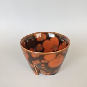 天目釉棱脚杯